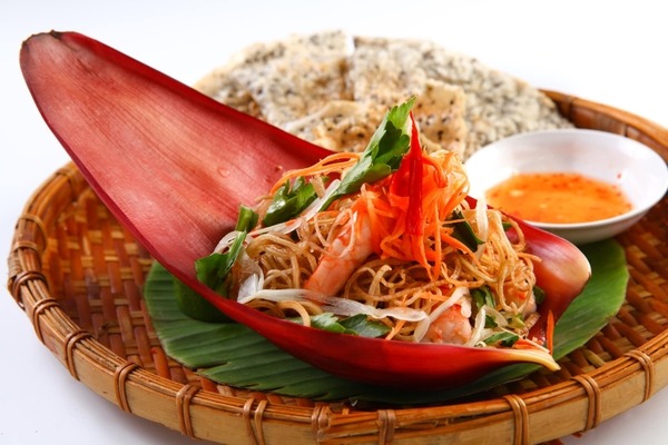 Banana flower salad, shrimp, wild meat, seven-mao coconut